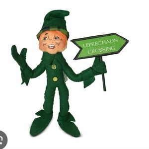 🍀ANNALEE RARE 2023 MOBILITY ST. PATRICKS ELF. Green Leprechaun Crossing EUC 5"